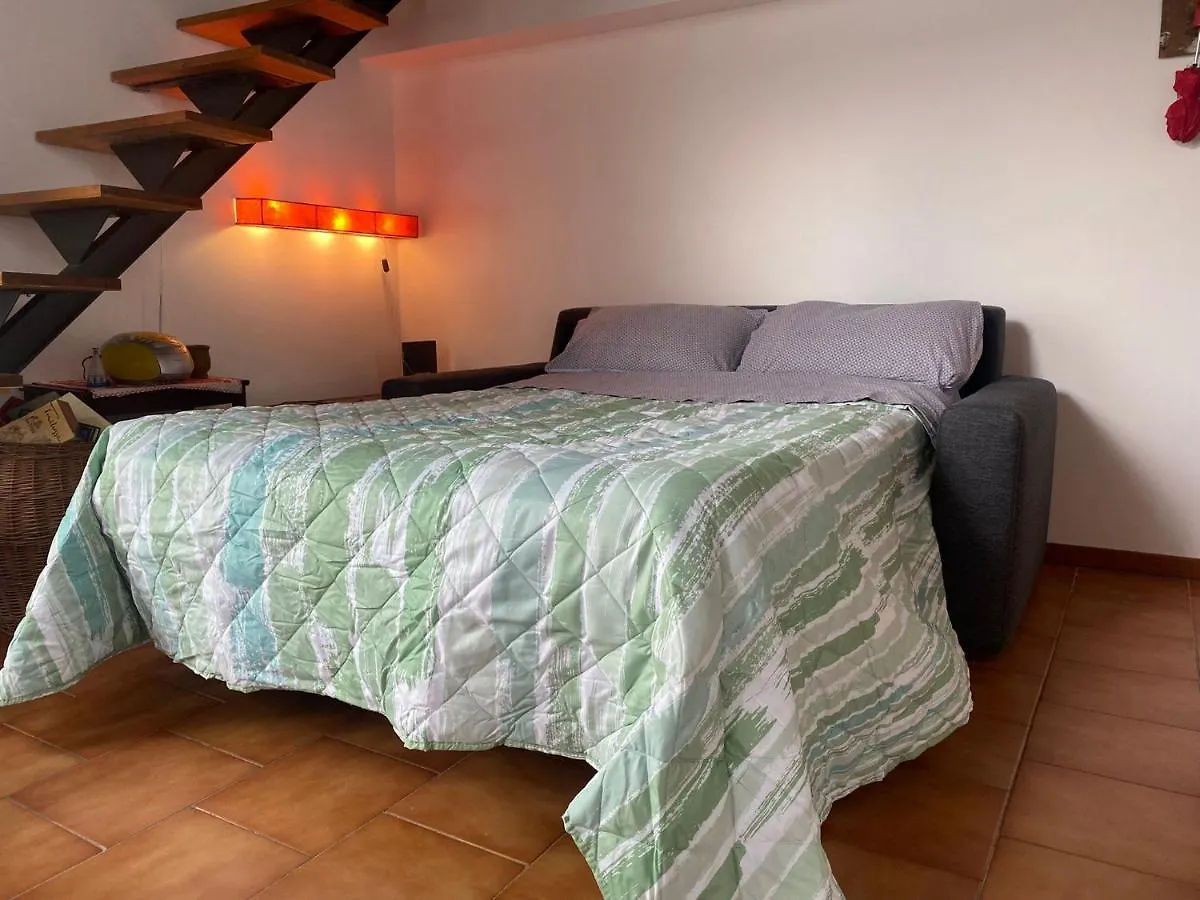 Apartment La Casa Sul Como Naples Italy